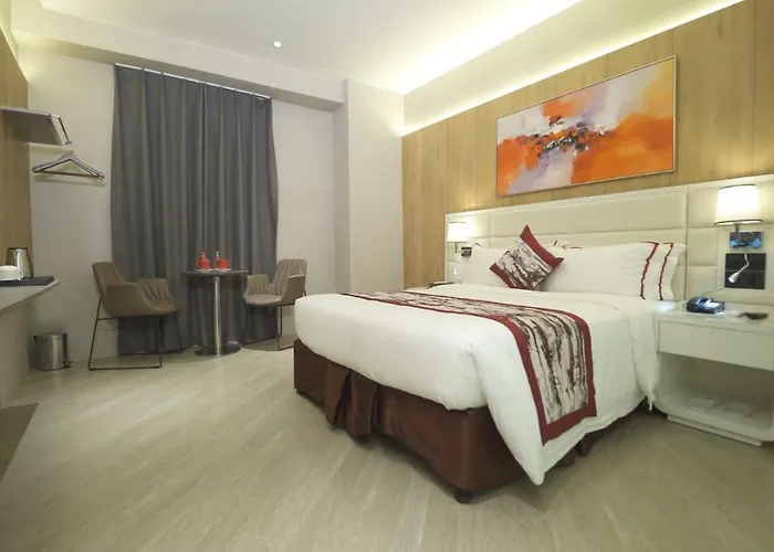 Deluxe Queen Room